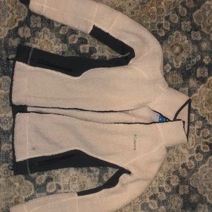 VERY soft columbia jacket perfect for a cold fall OR winter day